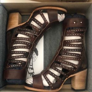 Brand new cognac Freebird Lotus by Steven